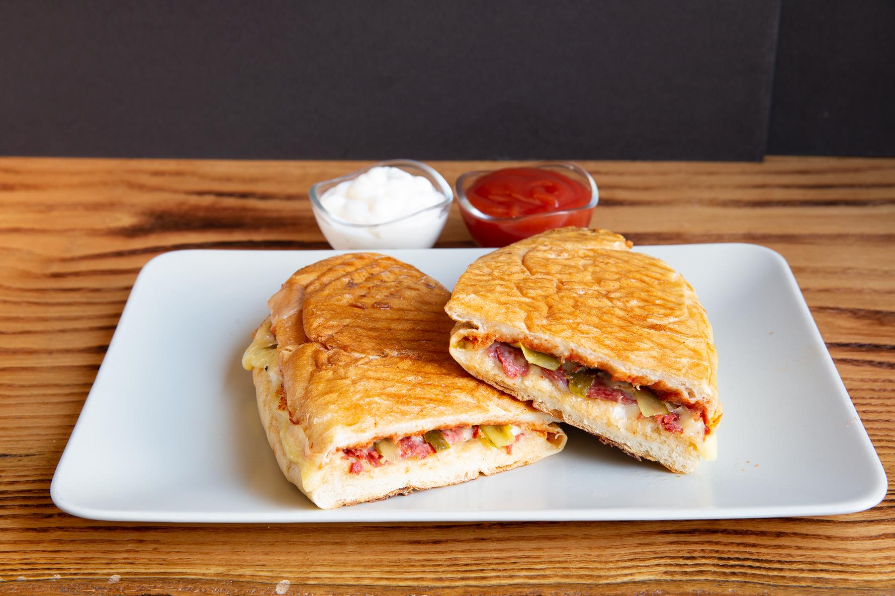 Yarım Ekmek Karışık Tost