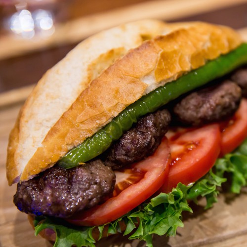 Yarım Ekmek Köfte Izgara